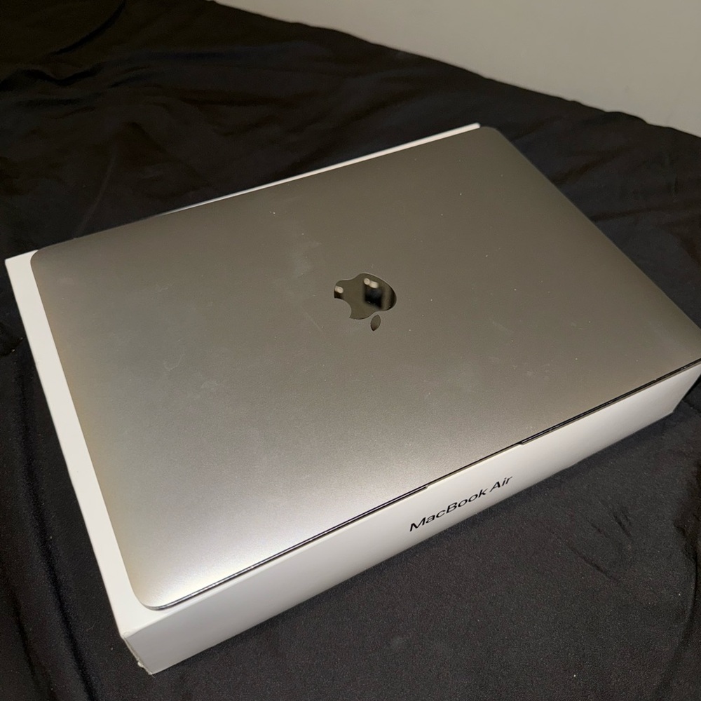 Apple MacBook Air - Silver